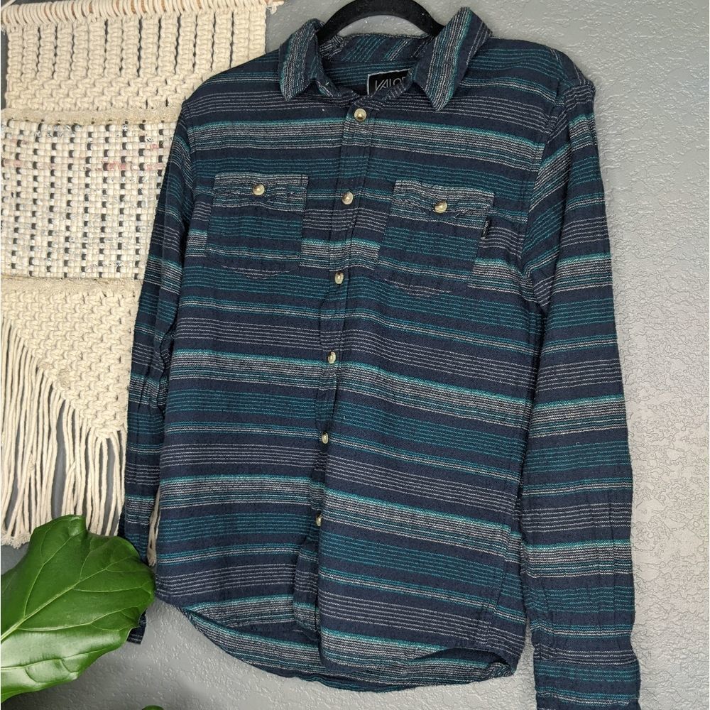 Valor Collective Casual Men’s Button Down